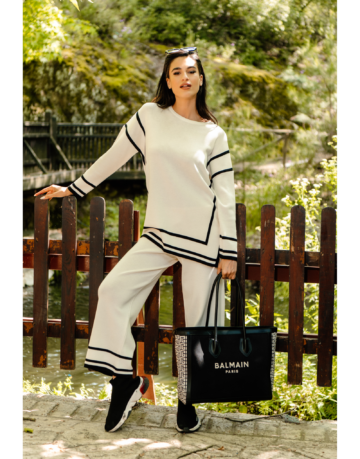 Πλεκτή μπλούζα με ανοίγματα