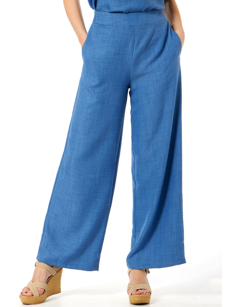 Παντελόνα σε look λινής